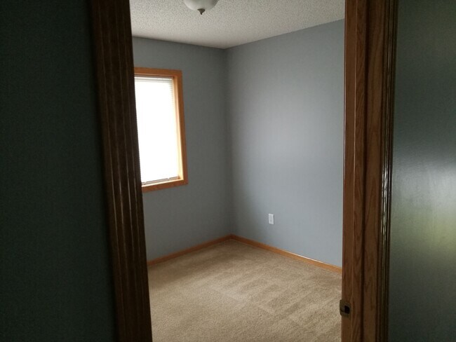 Bedroom 3 - 18778 Range Pole Point