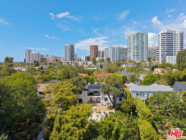 Foto del edificio - 1323 Club View Dr