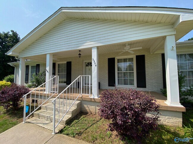 Foto del edificio - 3204 Beverly Dr SW