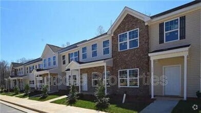 Building Photo - 121 Summerland Dr