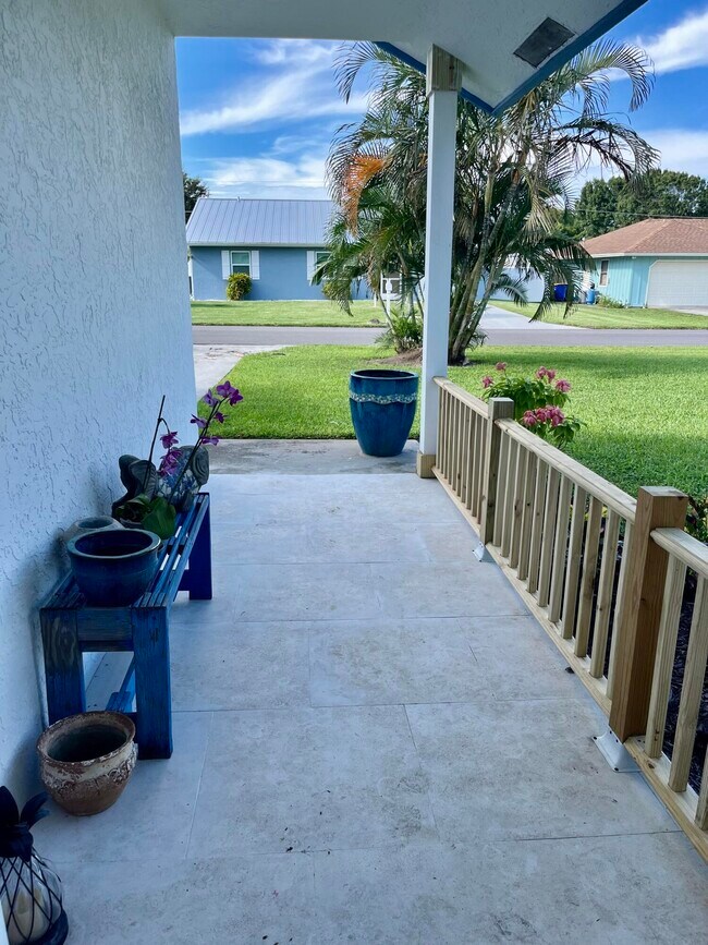 Building Photo - 8014 SE Carlton St