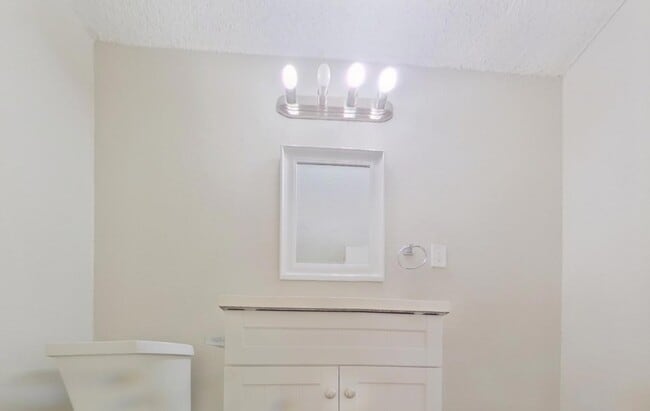 Foto del edificio - MOVE IN READY