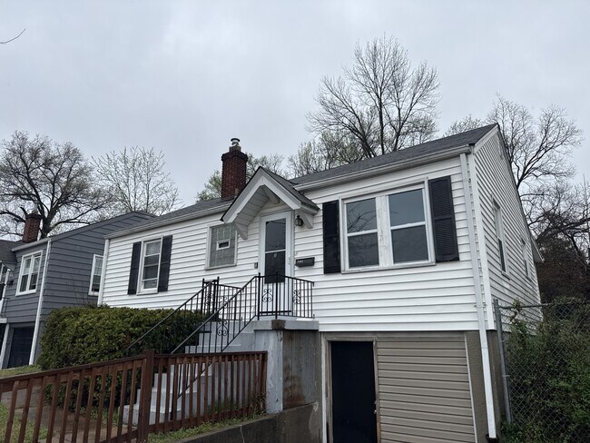 Foto del edificio - 7441 Calvin Ave