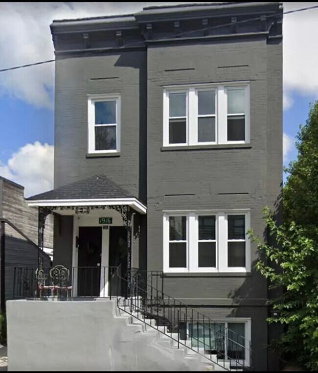 Building Photo - 1916 W Race Ave