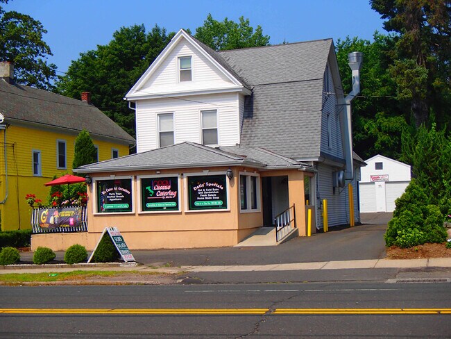 Building Photo - 2472 Whitney Ave