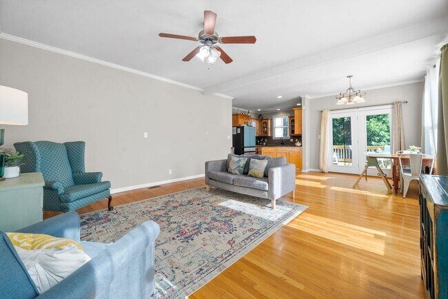 Foto del edificio - Beautiful 4 Bedroom Home For Rent Near Ros...