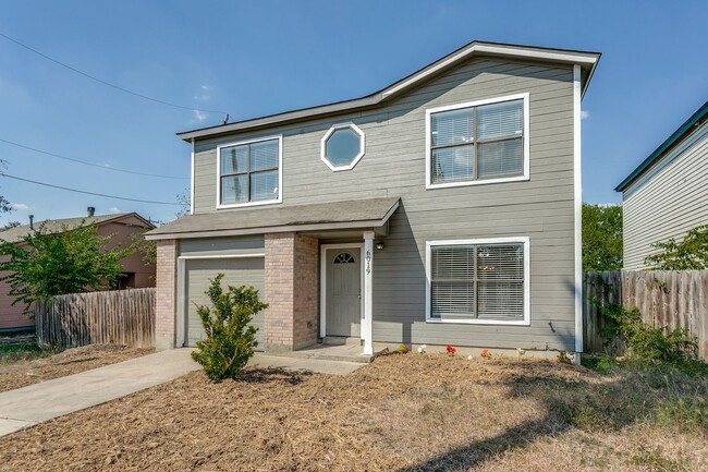3-BEDROOM HOME IN CANDLEWOOD PARK - 3-BEDROOM HOME IN CANDLEWOOD PARK
