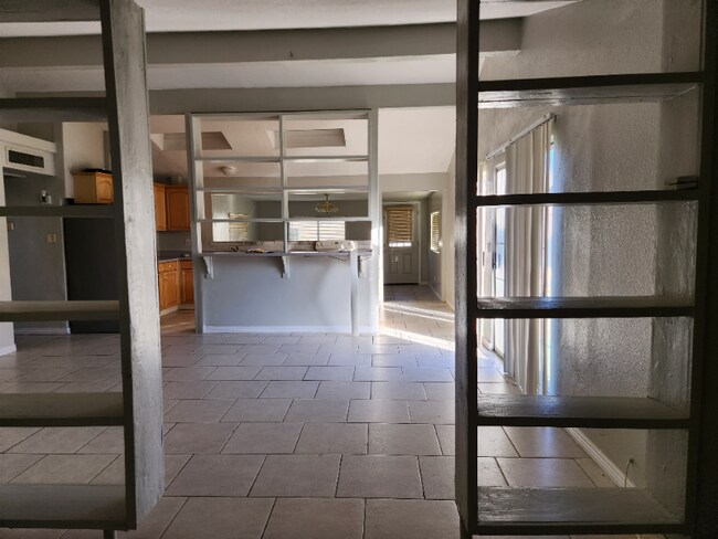 Foto del edificio - 2601 S Portia Ave