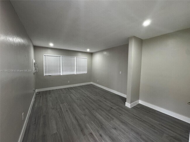 Foto del edificio - 2377 NW 35th St