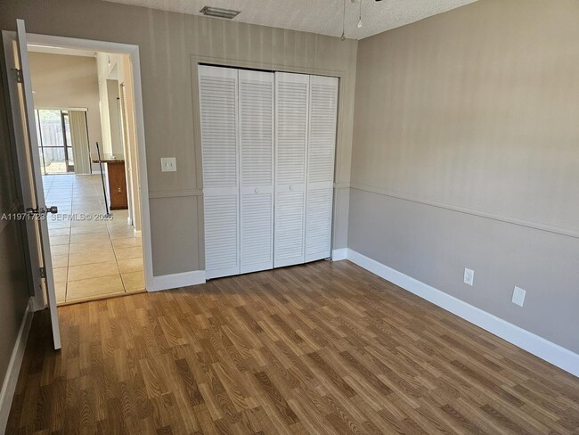 Foto del edificio - 3520 NW 95th Terrace