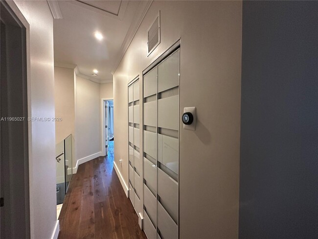 Foto del edificio - 8371 SW 124th Ave.