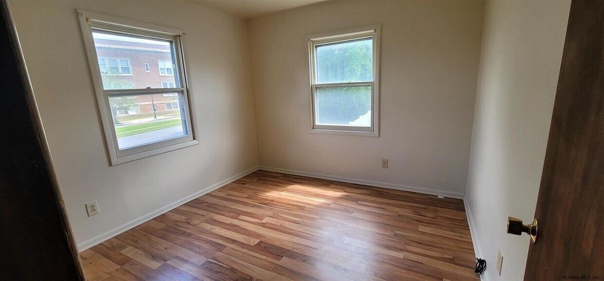 Foto principal - 2324 Guilderland Ave