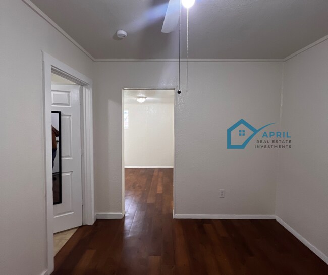 Sala de estar - 2055 W Summit Ave