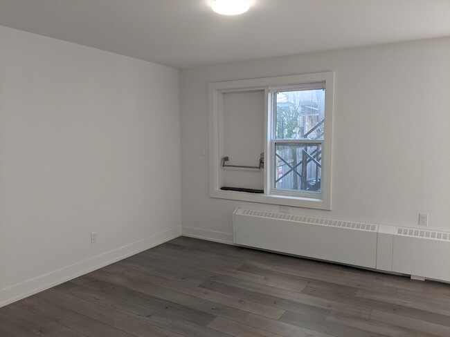 Photo du bâtiment - 620 King St E