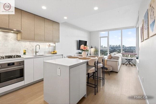 Building Photo - 2186 Gilmore Av