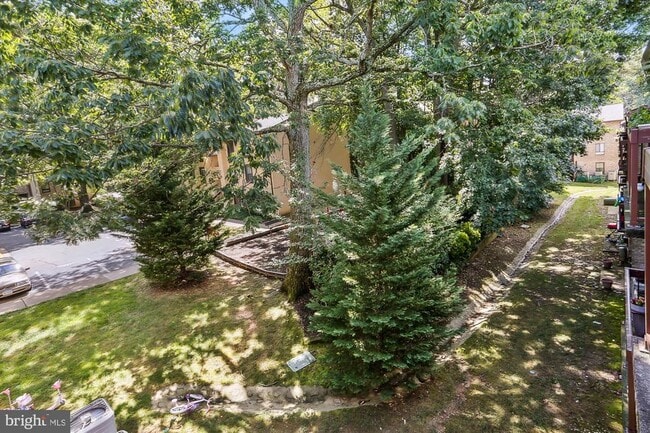Building Photo - 2255 Castle Rock Square