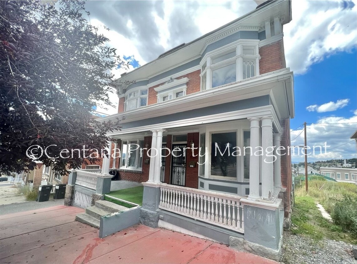 Primary Photo - 317-321 N. Washington