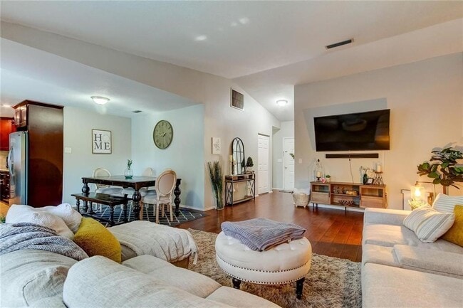Building Photo - 6854 Circle Creek Dr