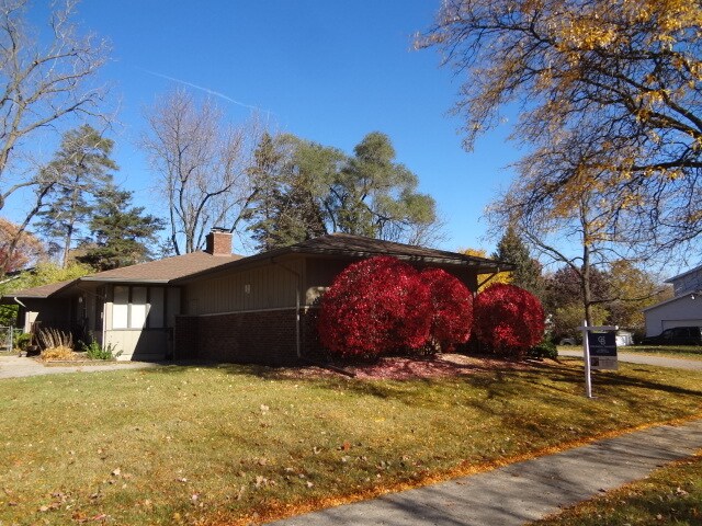 Home Front - 1517 Cambria Dr