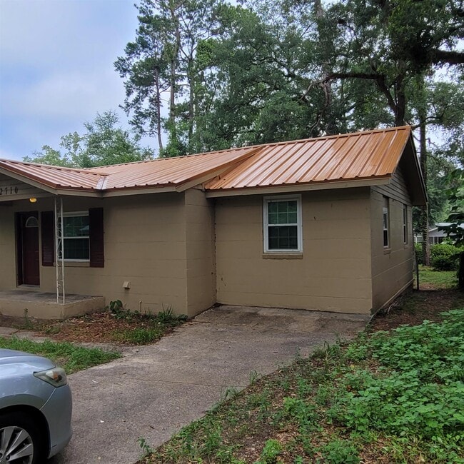Building Photo - 2710 Mc Elroy St
