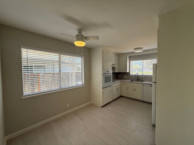 Foto del edificio - *Cambrian Park* Updated 2BR/2B single story duplex.