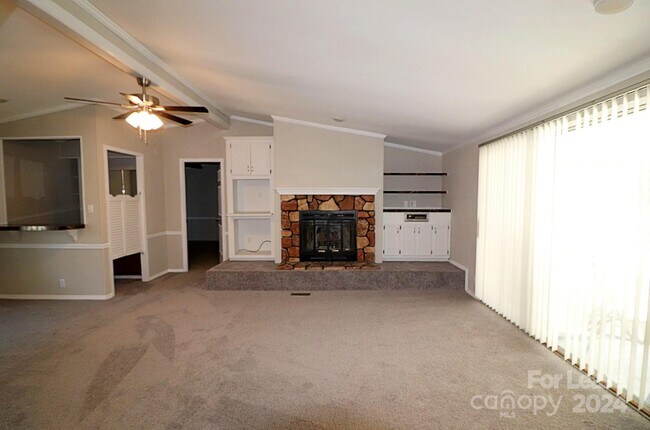 Foto del edificio - 1148 Southwood Dr