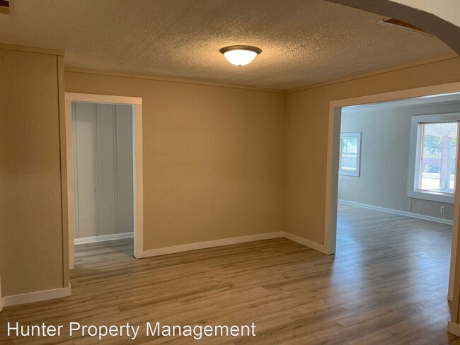 Building Photo - 3 br, 1 bath House - 826 N National Ave