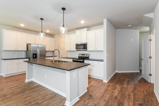 Building Photo - 1010 Smoky Mountain Springs Ln