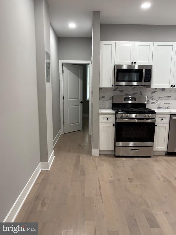 Foto del edificio - 2840 W Girard Ave