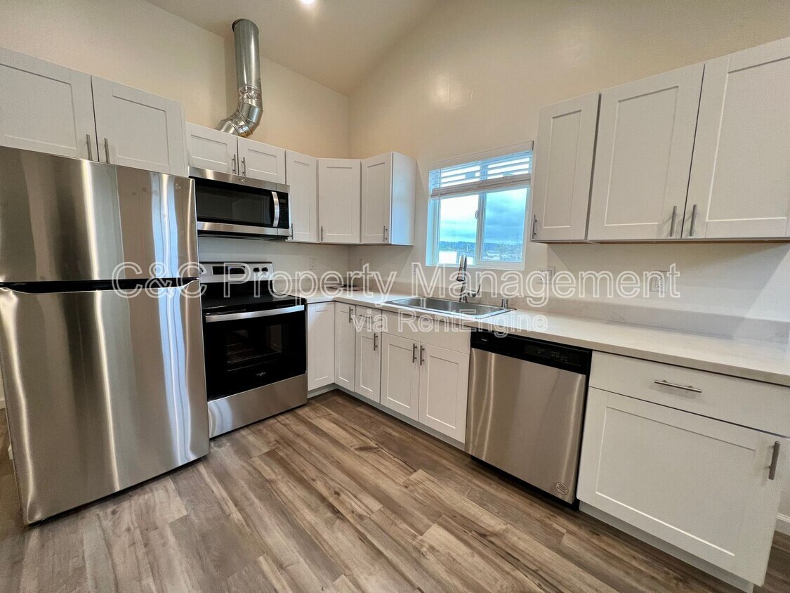 Primary Photo - 1601 Hilby Ave