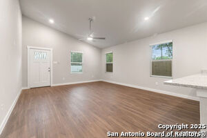 Foto del edificio - 5410 Ergill Ln