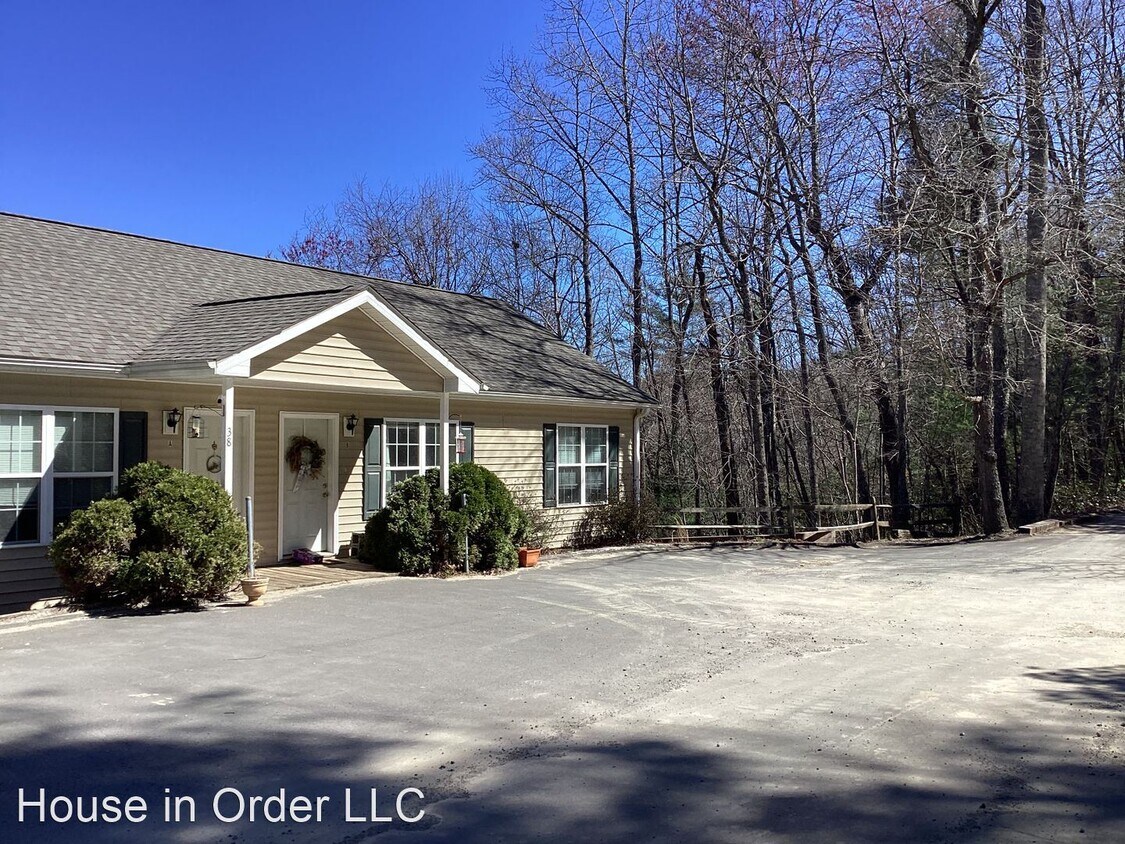 Primary Photo - 2 br, 1 bath House - 38 Lone Coyote Ridge ...
