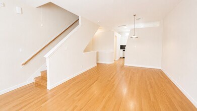 Building Photo - 2710 Hullsmith Dr