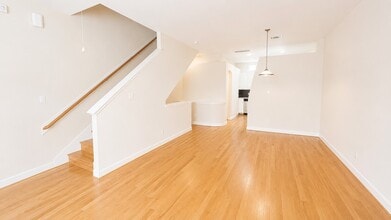 Building Photo - 2710 Hullsmith Dr