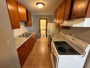 Building Photo - 204 11th Ave NW