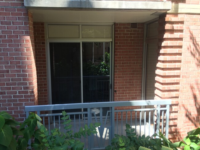 Building Photo - 1020 N Highland St