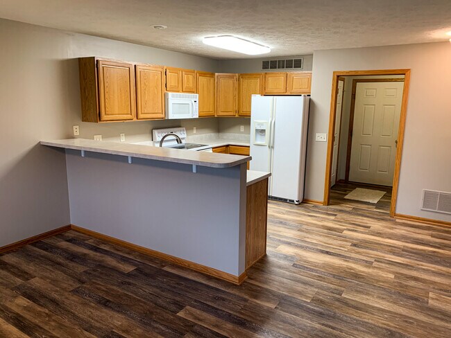 Building Photo - 8851 Venice Ln