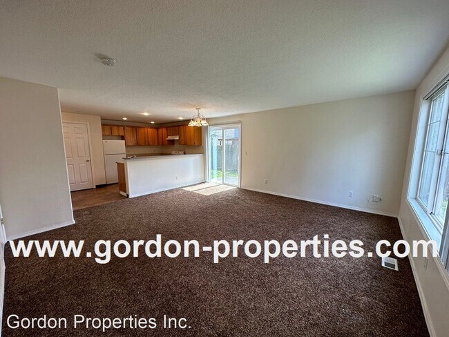 Building Photo - 3 br, 2.5 bath House - 5254 SE 73rd Ave