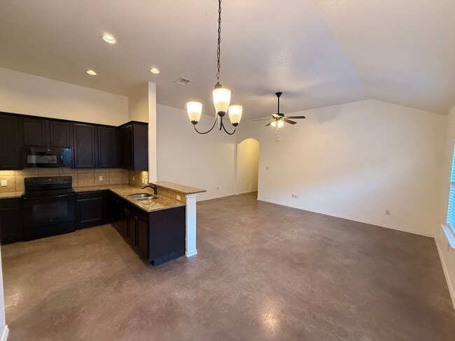 Building Photo - Modern 3bd 2ba Duplex in Prime Location