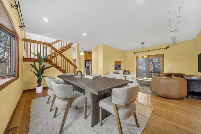 Building Photo - 16 Carthay Cir