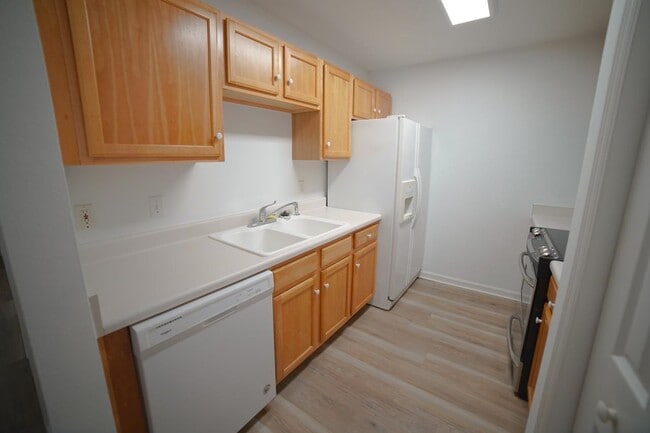 Building Photo - 1272 Cross Creek Cir