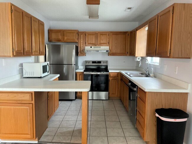 Foto del edificio - 3650 Farmington Pl