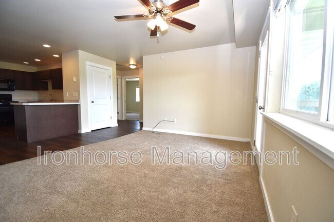 Building Photo - 2226 Baxter Ln