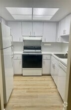 Building Photo - 10290 N Military Trl