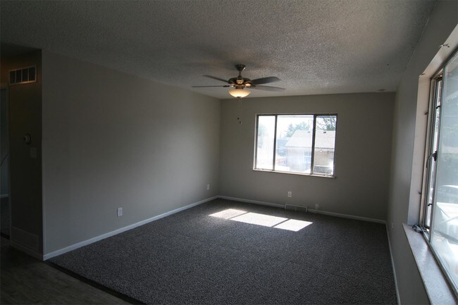 Building Photo - 4352 Ingalls St