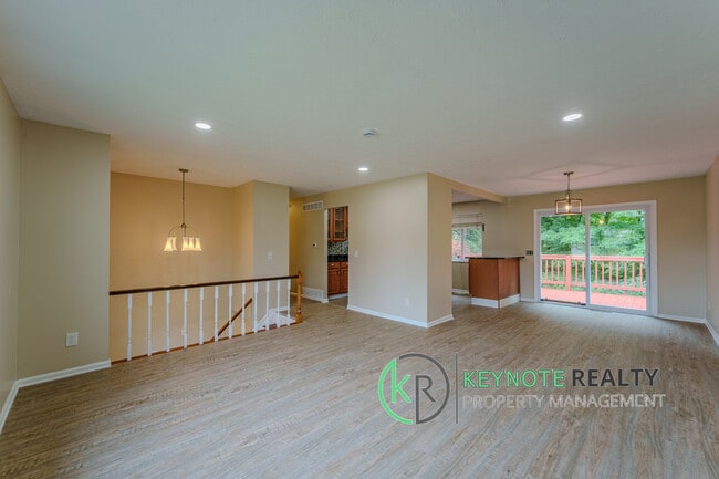 Building Photo - 1467 Hazelgrove Dr