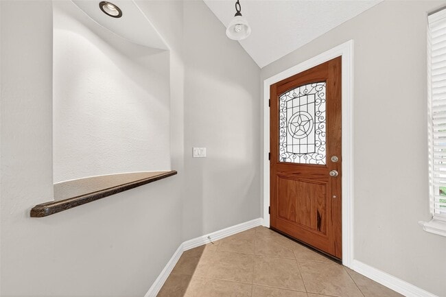 Building Photo - 903 Sugarfield Ct