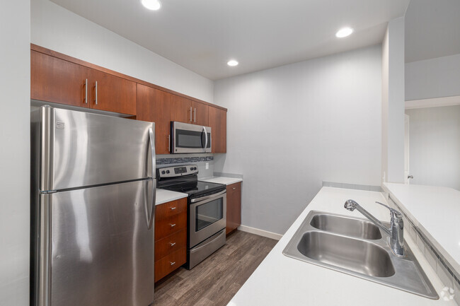 2BR, 2BA - 1,100SF - Eagle River Apartments