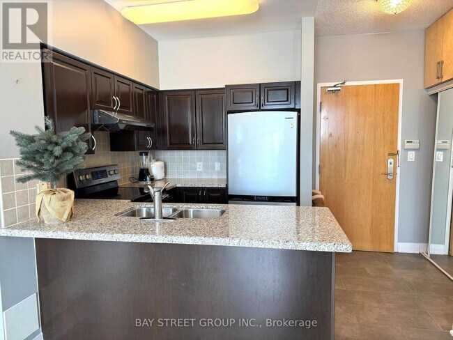 Photo du bâtiment - 7373 Kennedy Rd