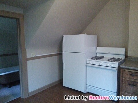 Building Photo - 676 Magnolia Ave E